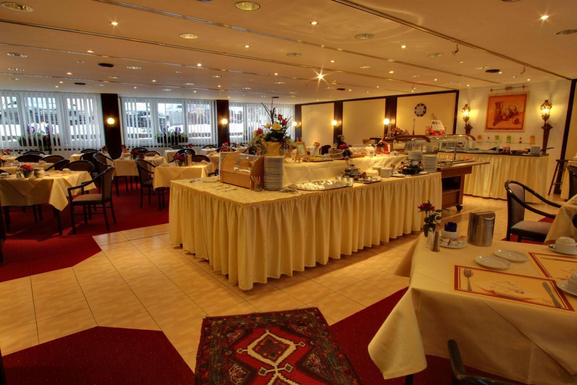 Hotel Grille Erlangen Bagian luar foto